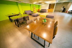 Breakfast area - Travelers Plus - Hostel (Chiayi City)