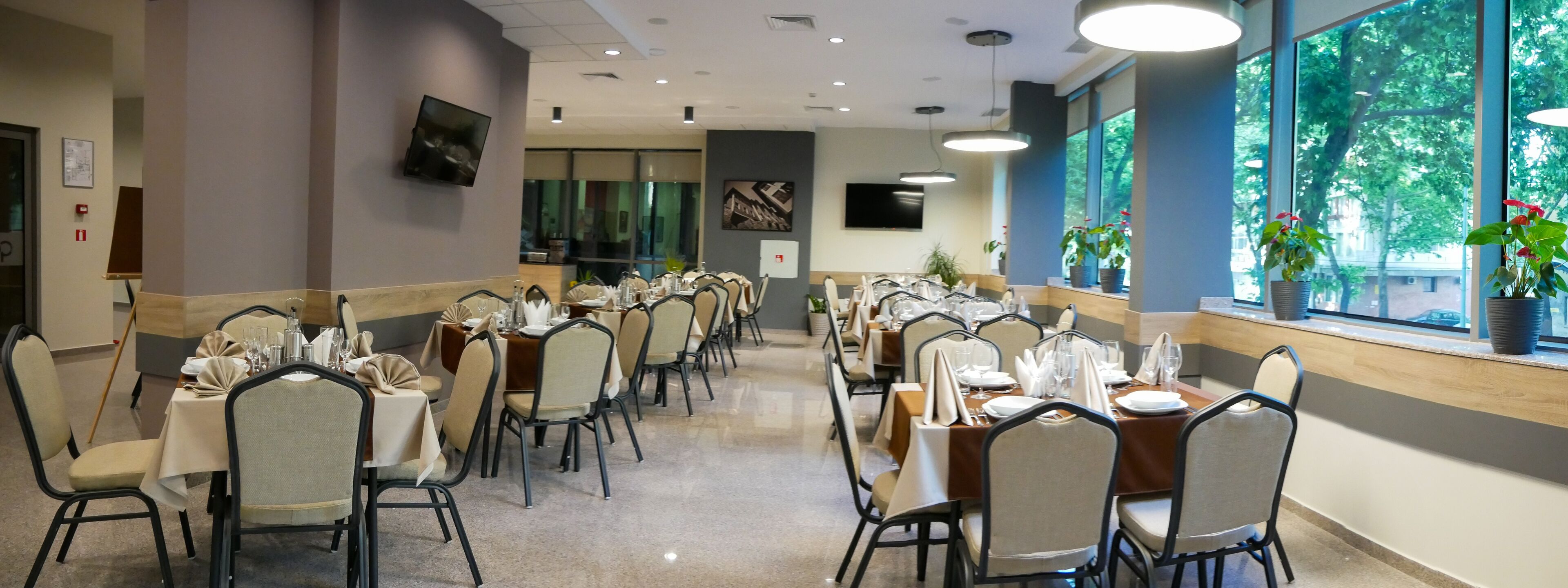 Free daily local cuisine breakfast 