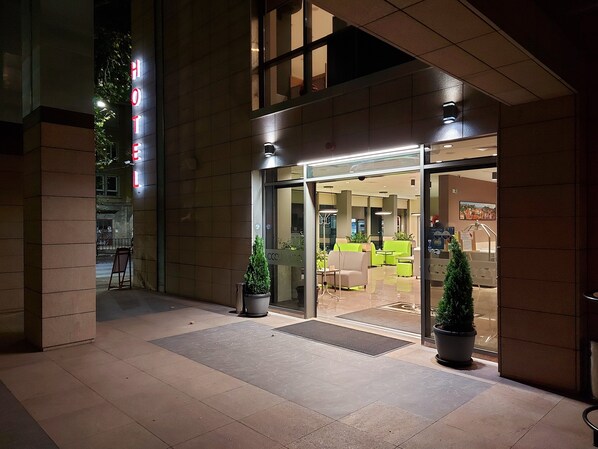 Property entrance - Hotel Puldin COOP (Plovdiv)