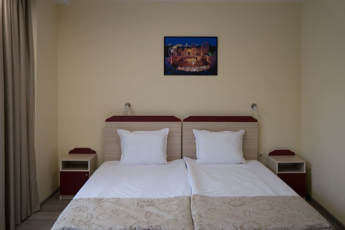 1 bedroom, desk, laptop workspace, blackout curtains