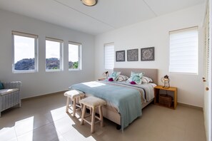 2 bedrooms, Egyptian cotton sheets, premium bedding - Fascinating Ocean Front 3BR Penthouse at Blue Bay Beach & Golf Resort (Sint Michiel)