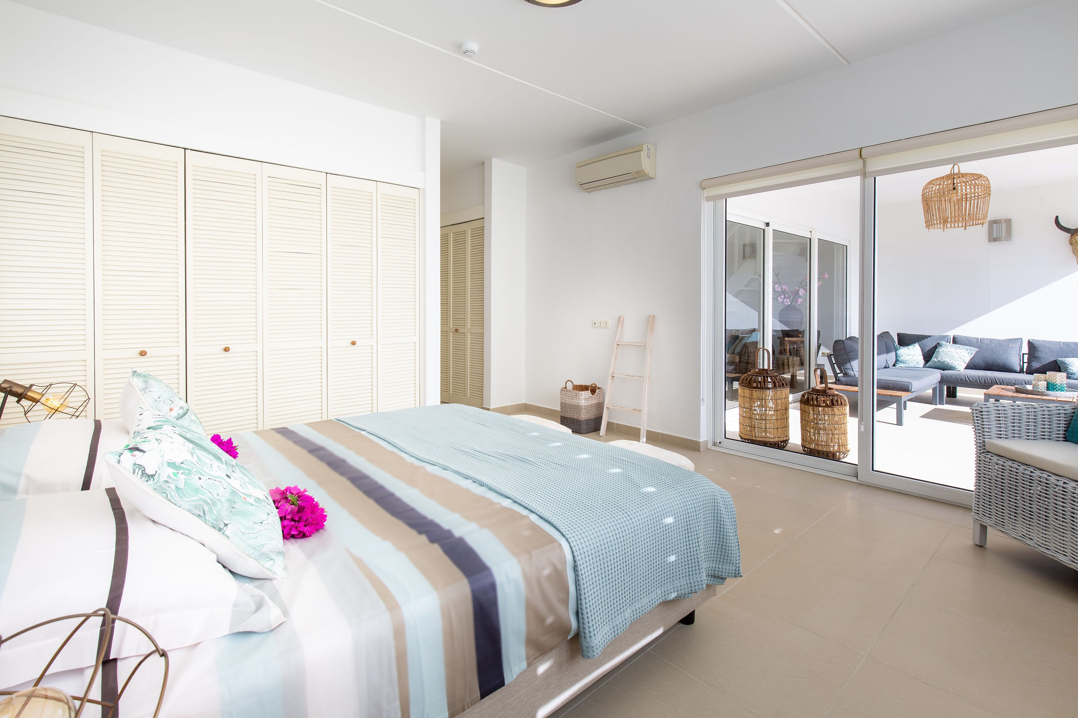 2 bedrooms, Egyptian cotton sheets, premium bedding