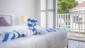 Apartment, 2 Bedrooms, Balcony, City View | 1 ห้องนอน, ผ้าปูที่นอนฝ้ายอียิปต์, เครื่องนอนระดับพรีเมียม