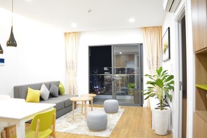 Family Suite | 1 bedroom, Egyptian cotton sheets, premium bedding, down comforters - Republic Suites Saigon Airport (Ho Chi Minh City)