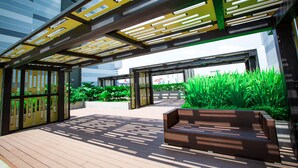 Suíte família | Vista para o jardim