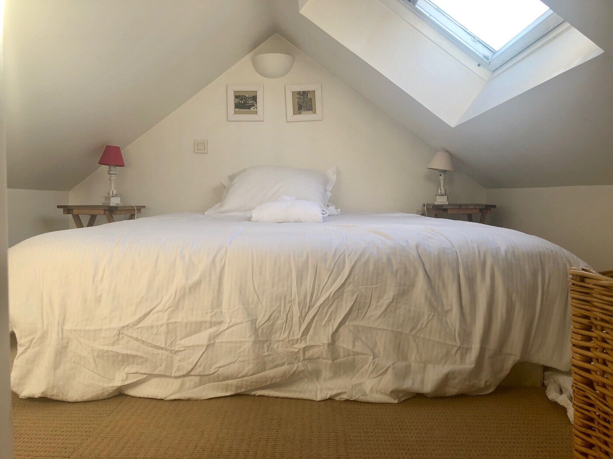 2 bedrooms, desk, iron/ironing board, WiFi