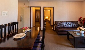 Suite, 2 Bedrooms | Egyptian cotton sheets, premium bedding, memory foam beds, desk