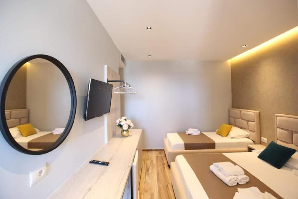 Triple Room, Balcony