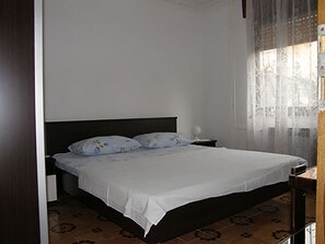 Desk, free WiFi, bed sheets - Apartments Vucic (Krk)