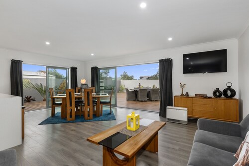 Kihi Retreat - Ruakaka Holiday Home