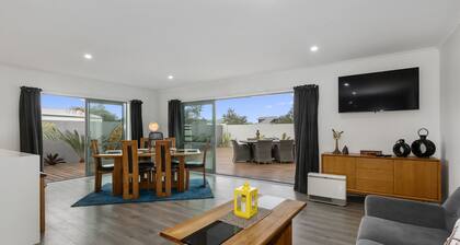 Kihi Retreat - Ruakaka Holiday Home