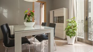 Apartment, 3 Bedrooms (BCNGOTIC 31) | In-room dining - BCNGOTIC Apartments (Barcelona)
