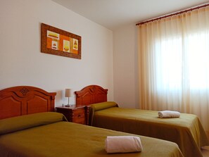 Villa, 2 Bedrooms | Iron/ironing board, cots/infant beds, free WiFi, bed sheets