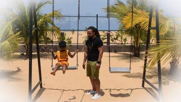 Área de juegos infantiles al aire libre