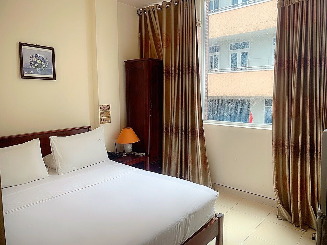 Standard Double Room (Loai 1) | Bar mini, Wi-fi percuma 