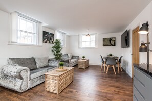 Appartamento, 2 camere da letto | Area soggiorno | Smart TV 50 pollici con canali digitali, TV, Netflix
