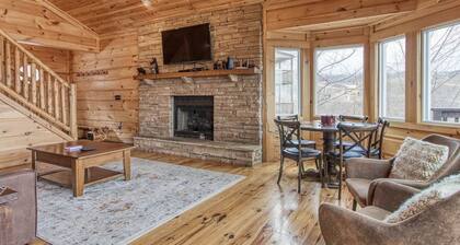 âïžPrime Location with Stunning Views, Hot Tub, Game Roomâïž