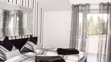 Soundproofing, free WiFi, bed sheets