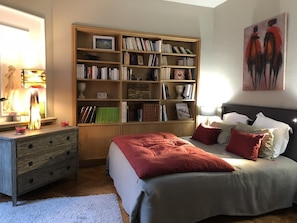 2 chambres, décoration personnalisée, ameublement personnalisé, bureau