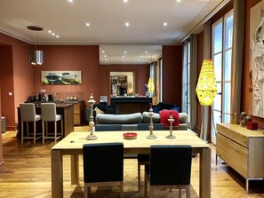 Loft | Restauration dans la chambre