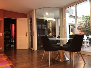 Interior - Patio de l'Intendance (Bordeaux)