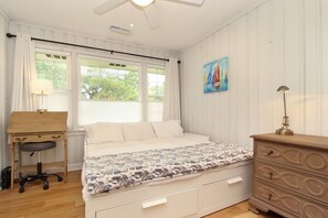 3 bedrooms, desk, iron/ironing board, travel cot