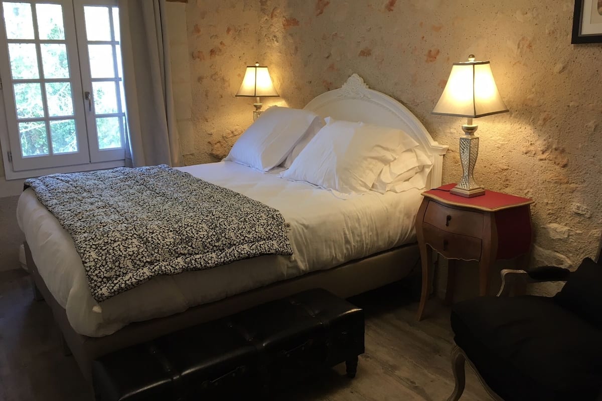 Classic House | Premium bedding, individually decorated, individually furnished
