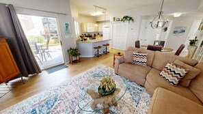 Apartment, 2 Schlafzimmer | Wohnbereich | Fernseher