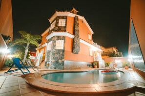Piscine extérieure, piscine chauffée