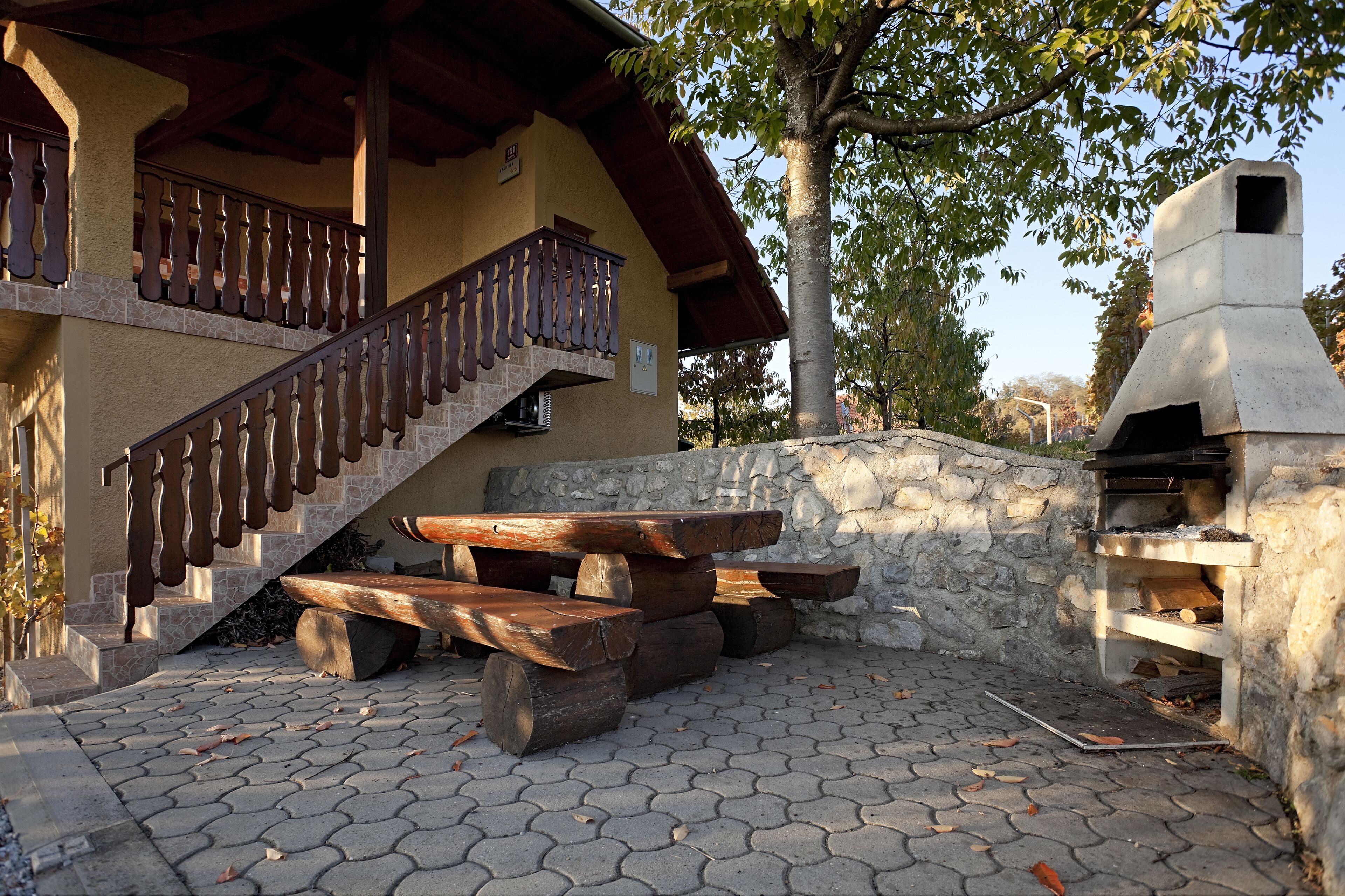 Kawasan BBQ/berkelah