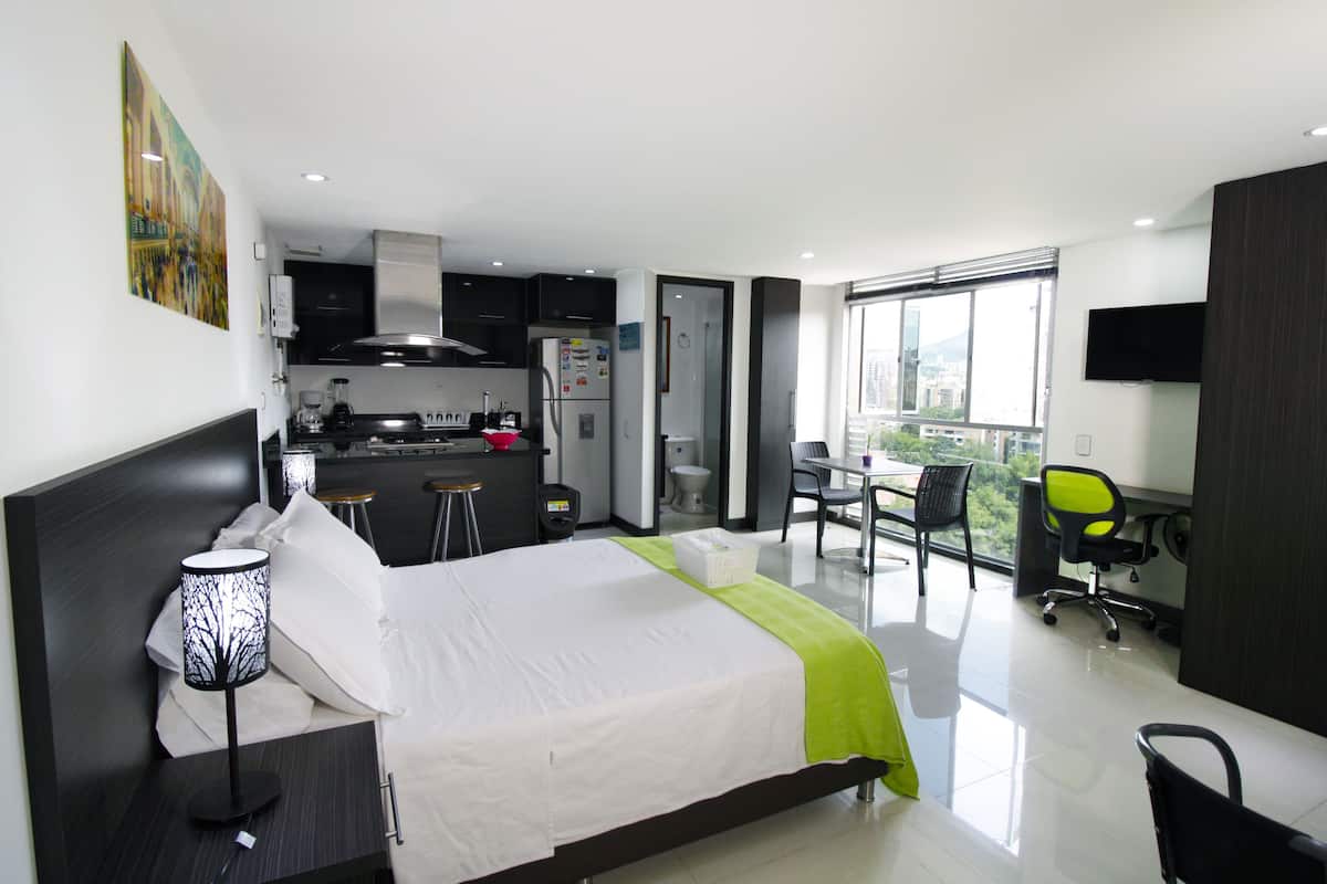 1 bedroom, hypo-allergenic bedding, minibar, individually decorated