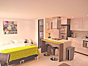 Appartement, vue sur la montagne (Deluxe Suite IX) | Literie hypoallergénique, minibar, décor unique, ameublement unique