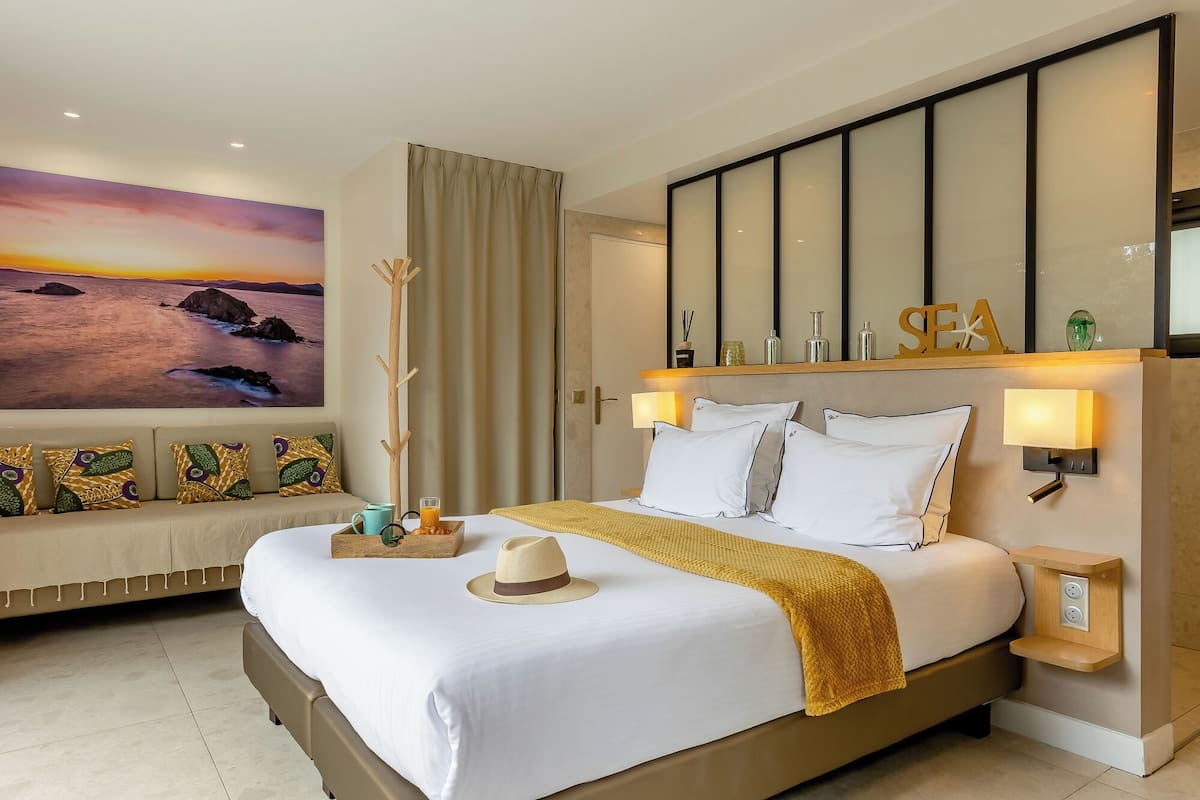 lodge superieur | frette italian sheets, premium bedding, minibar, in-room safe