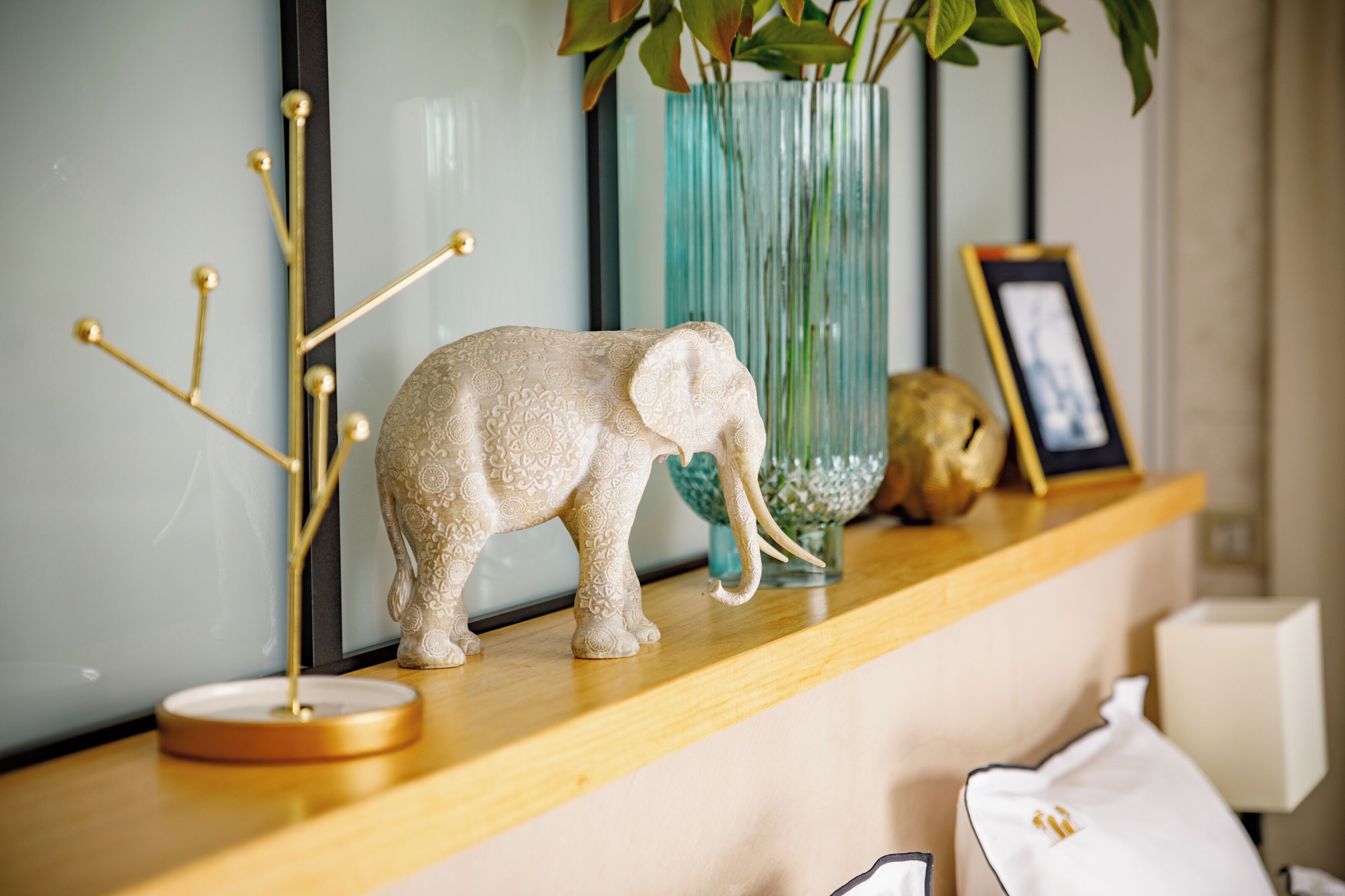 lodge confort | frette italian sheets, premium bedding, minibar, in-room safe