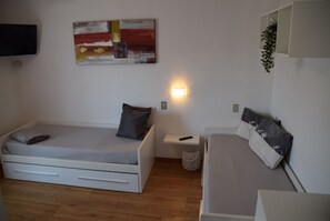 1 bedroom, iron/ironing board, free WiFi, bed sheets