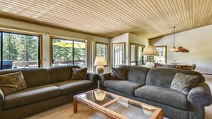 House, Multiple Beds, Hot Tub | Living room | TV, fireplace