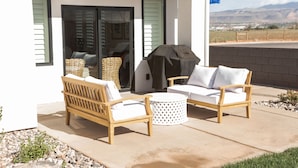Unclassified image, 2 of 32, button - The Pool House by Freedom Vacation Rentals (Washington)