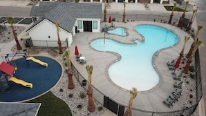 Unclassified image, 3 of 32, button - The Pool House by Freedom Vacation Rentals (Washington)
