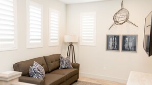 Unclassified image, 4 of 32, button - The Pool House by Freedom Vacation Rentals (Washington)