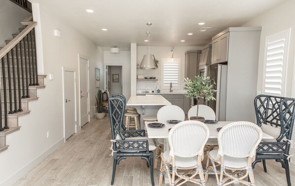 Townhome, 3 Bedrooms | Dining