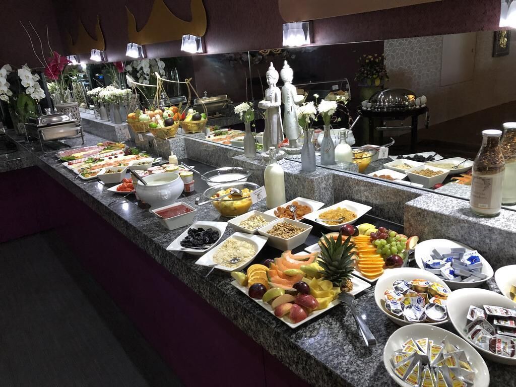 Daily continental breakfast for a fee