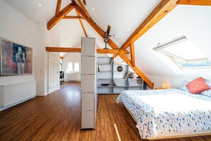 6 soveværelser, skrivebord, strygejern/strygebræt, weekendseng