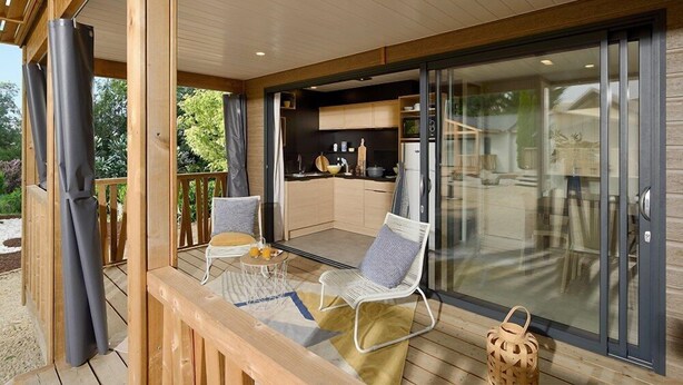 Koawa Family Luxe Premium Chalet 32m² | Terrace/patio - Camping le Chateau de Rochetaillée (Le Bourg-d'Oisans)