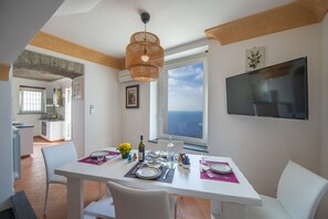 Apartment, 2 Bedrooms | In-room dining - Casa Cimino B (Praiano)