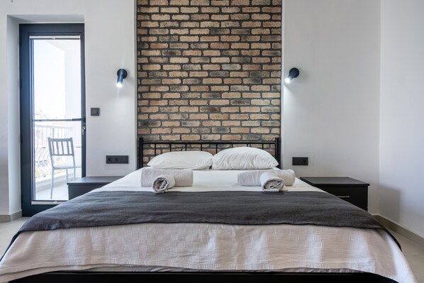 Comfort Triple Room | Iron/ironing board, free WiFi, bed sheets - Isik Apart Datca (Datça)