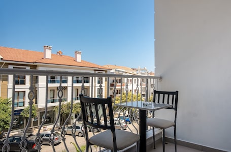 Comfort Triple Room | City view