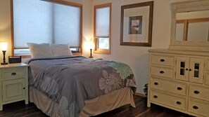 House, Multiple Beds, Kitchen | 3 bedrooms, free WiFi - Mcnary 33 (Bend)