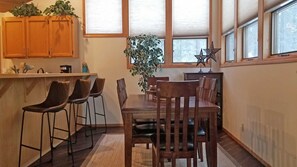 Casa, varias camas, cocina | Cocina privada | Refrigerador, microondas, parrilla de estufa y lavavajillas