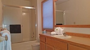 Bathroom - Mcnary 33 (Bend)