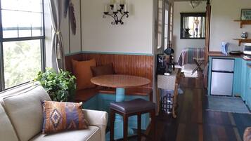 Smart TV, fireplace, DVD player